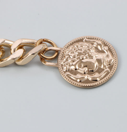 Suéter Elegante con Cadena Decorativa de Metal - Image 3