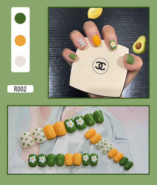 24 Uñas Postizas Decoradas con Diseño Mate Esmerilado