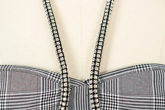 Conjunto Elegante: Top Halter con Tira Umbilical y Pantalón Ancho de Cintura Alta con Detalles de Diamantes - Image 13