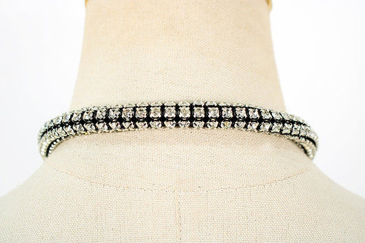 Conjunto Elegante: Top Halter con Tira Umbilical y Pantalón Ancho de Cintura Alta con Detalles de Diamantes - Image 11