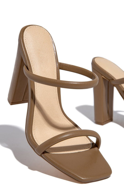 Zapatos de Tacón Grueso para Mujer con Punta Bicolor - Image 13