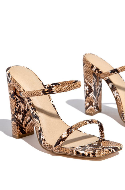 Zapatos de Tacón Grueso para Mujer con Punta Bicolor - Image 7