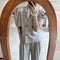 Blazer Cruzado con Mangas Abullonadas + Pantalón Plisado de Cintura Alta