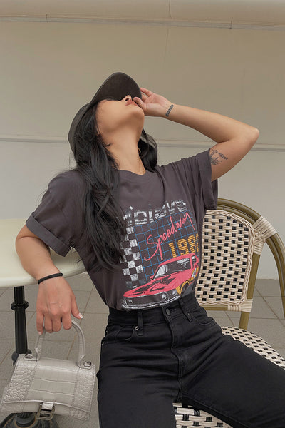 Camiseta Retro de Carreras y Calle Estilo Vintage Cool Girl - Image 4