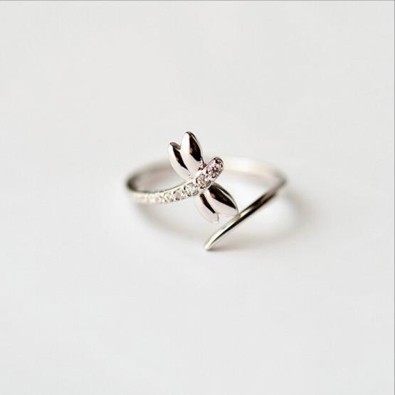 Anillo de Plata Libélula con Diamante - Diseño Delicado para Mujer