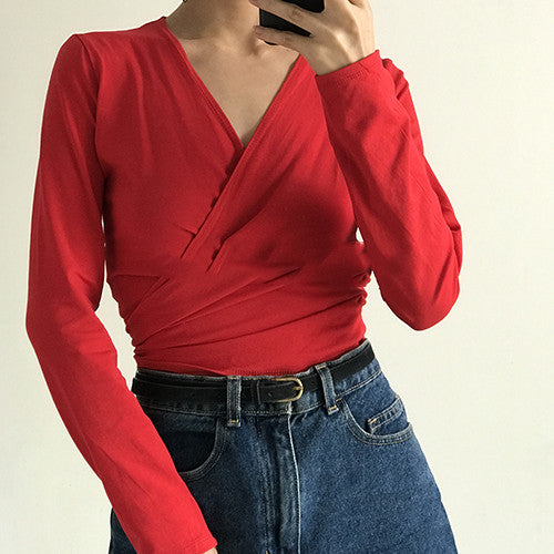 Blusa Versátil de Cuello V con Estampado Figuras y Mangas Ajustables - Image 9