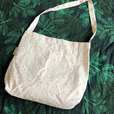 Bolso de Lona para Mujer con Diseño Floral en Relieve - Image 8