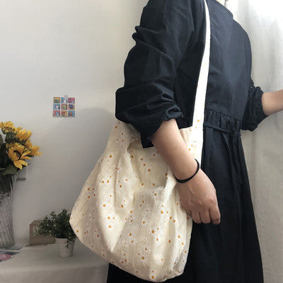 Bolso de Lona para Mujer con Diseño Floral en Relieve - Image 6