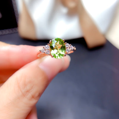 Anillo de Peridoto con Cristales Radiantes y Fuego Intenso - Image 3