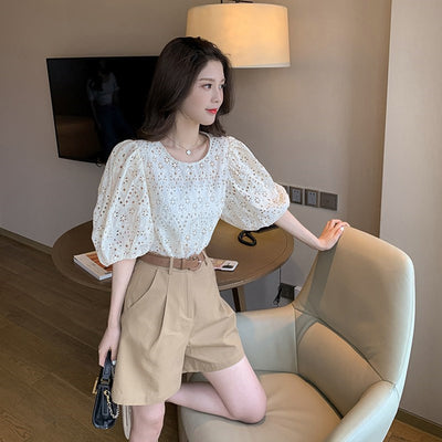 Conjunto de Dos Piezas: Short de Encaje Hueco con Detalle Salado-Dulce - Image 3