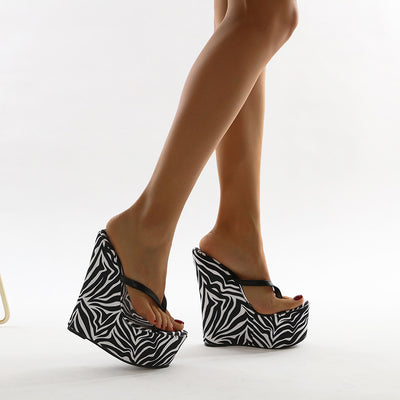 Sandalias Cuña con Tacón Alto y Rayas - Cómodas Chanclas Elegantes - Image 3