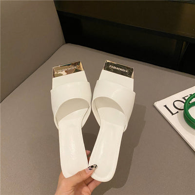 Sandalias Retro Metalizado con Tacón Cuadrado y Punta Abierta - Image 3
