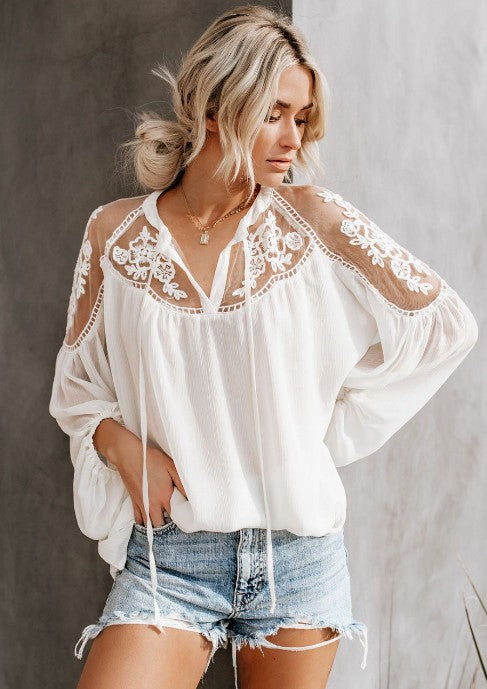 Blusa de Encaje Transparente con Escote en V - Image 10