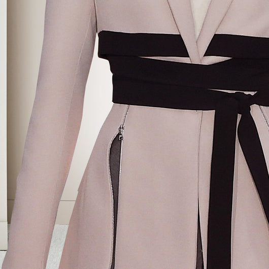 Conjunto de Falda Elegante con Corpiño de Encaje y Cordones - Image 3
