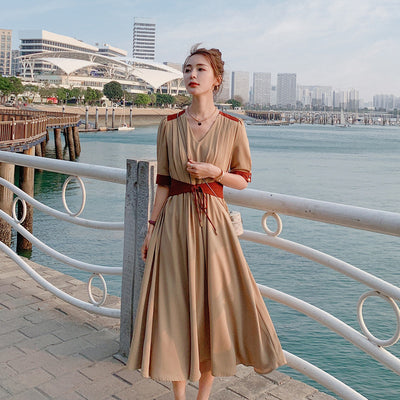 Vestido V-Escote con Costuras de Contraste y Vuelo Francés - Image 10