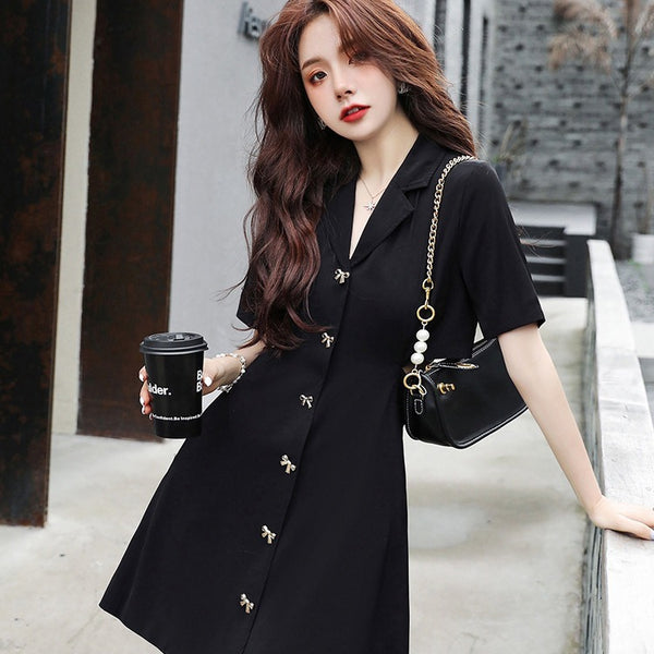Vestido Negro Elegante Sin Cintura con Cuello Sastre