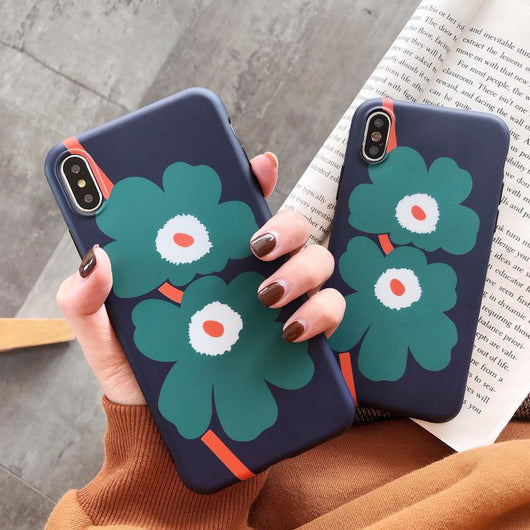 Funda de Silicona para iPhone con Diseño Artístico Femenino - Image 4