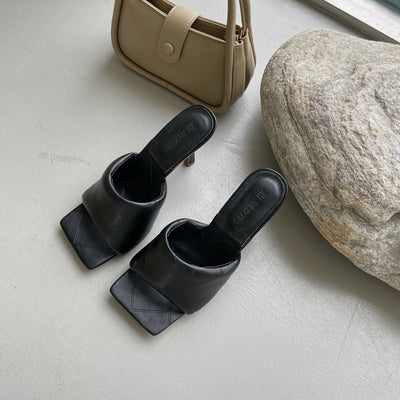 Sandalias y Pantuflas de Cuero Suave con Tacón Stiletto y Detalles de Diamantes - Image 13