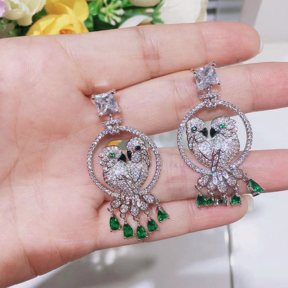 Aretes Loros Dobles en Crisoprasa con Incrustaciones de Micro Detalle