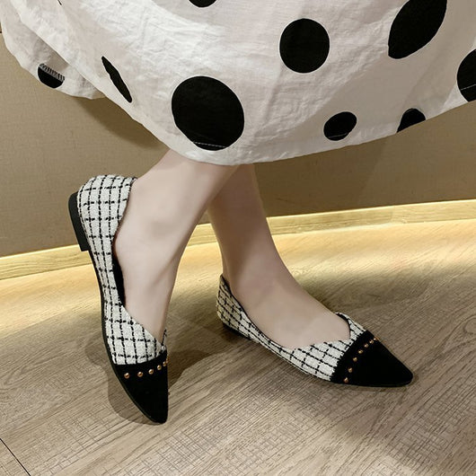 Zapatos de Mujer con Punta Afilada, Diseño Cuadros y Remaches Plateados - Image 9
