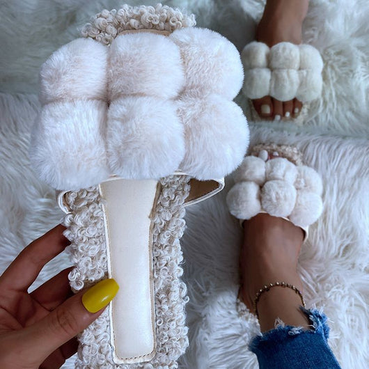 Pantuflas Mullidas con Pompones Coloridos para Mujer - Image 6