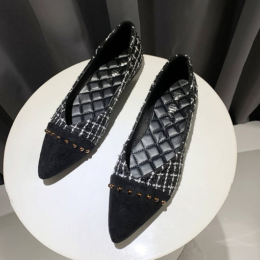 Zapatos de Mujer con Punta Afilada, Diseño Cuadros y Remaches Plateados - Image 5