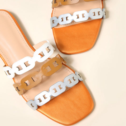 Sandalias Planas con Diseño Calado y Pantuflas de Moda - Image 4