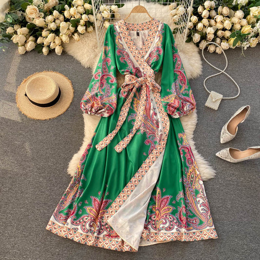 Vestido Retro Estampado Exótico con Escote V Cruzado