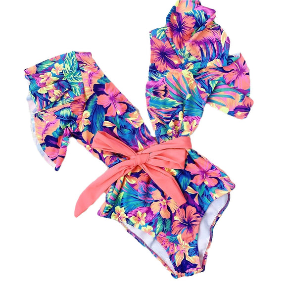 Traje de Baño Triangular Elegante para Damas con Cuello Ancho y Mangas Cortas