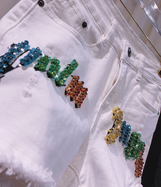 Shorts de Mezclilla Elástica con Detalles de Strass para Mujer - Image 4