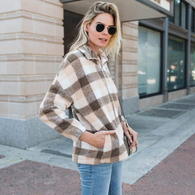 Abrigo Oversized de Cuadros con Cuello Alzado y Detalles en Contraste - Image 9
