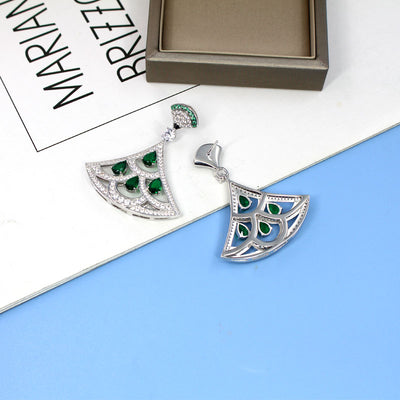 Aretes Abanicos de Circón Verde con Diamantes Chapados en Oro - Image 6