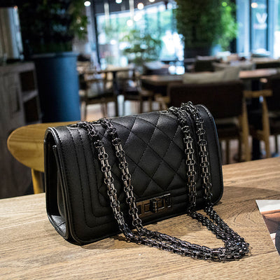 Bolsa Cuadrada Pequeña con Detalle Trenzado Negro para Mujer - Image 4