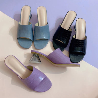 Sandalias de Tacón Cuadrado Signature Crystal - Comodidad y Elegancia - Image 10