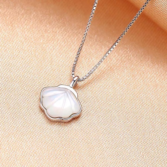Collar de Plata Esterlina con Concha - Diseño Minimalista de Lujo