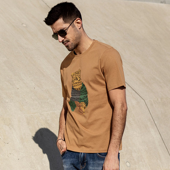 Camiseta masculina de manga curta estampada com bordado de urso - Design animal de verão