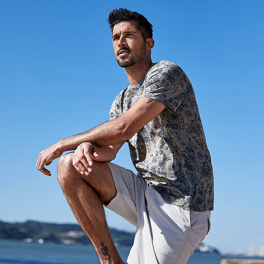 Playera Casual de Hombre con Estampado Floral Cuello Redondo - Image 9