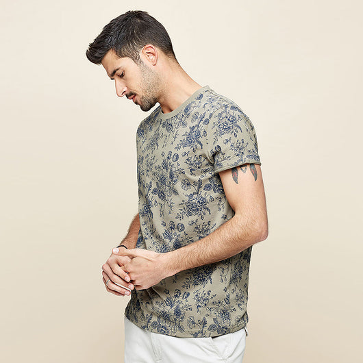 Playera Casual de Hombre con Estampado Floral Cuello Redondo - Image 11