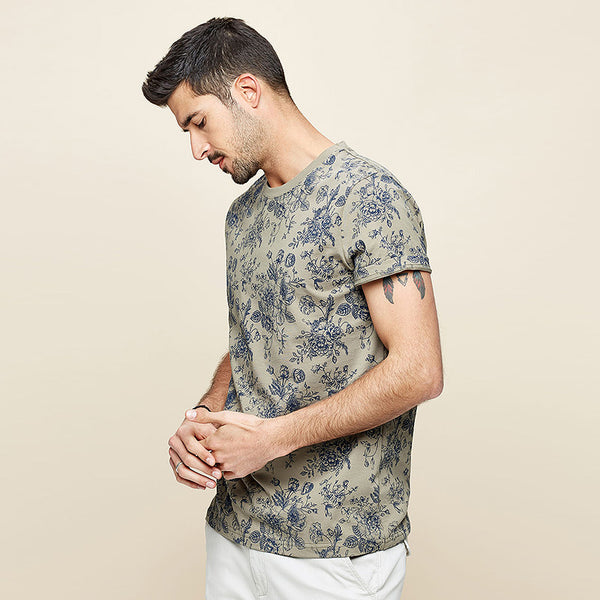 Playera Casual de Hombre con Estampado Floral Cuello Redondo