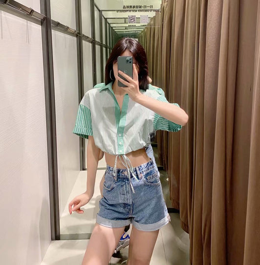 Camisa Verde a Rayas con Cuello Alzado y Mangas Cortas - Image 4