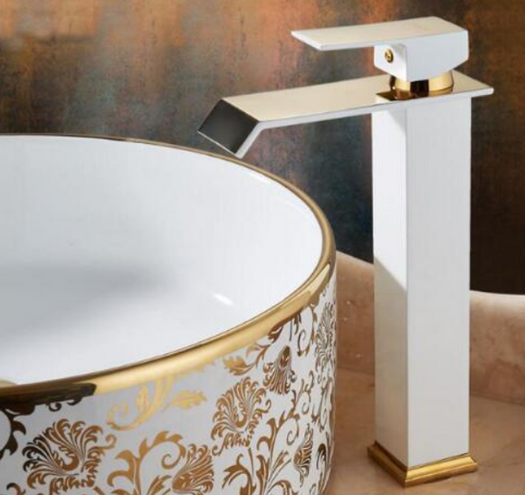Grifo Mezclador de Baño Cobre Macizo Efecto Cascada Diseño Europeo Acabado Negro Dorado