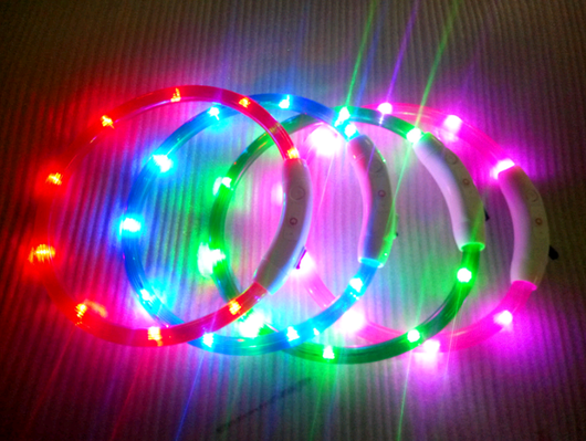 Collar LED Recargable para Perros con Luz Nocturna USB - Image 5