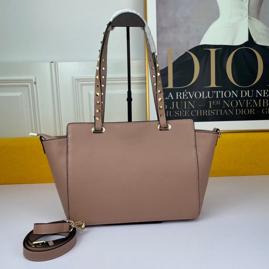 Bolsa de Compras Cuero Texturizado con Cierre Triangular y Remaches