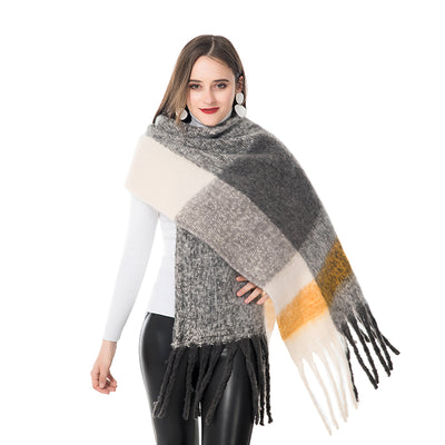 Bufanda de Cachemira con Estampado de Cuadros y Flecos - Image 12
