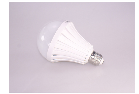 Bombilla LED de Emergencia Inteligente 7W - Luz de Respaldo Automática - Image 7