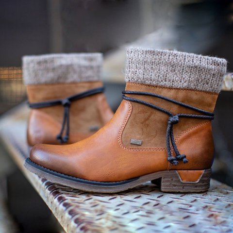 Botines con Tacón Robusto y Cierre Lateral
