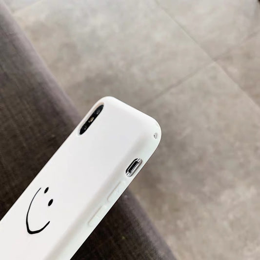 Funda para celular con diseño sonriente y personalidad única - Image 2
