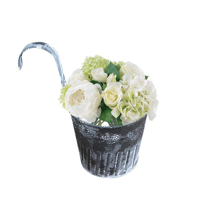 Balde Vintage de Hojalata con Flores