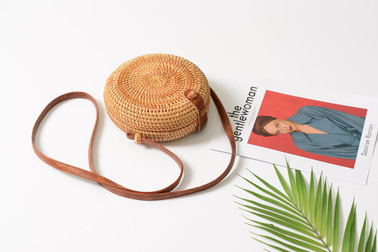 Bolsa Tejida de Ratán Artesanal - Bandolera Mini Retro con Cierre de Cuero - Image 13