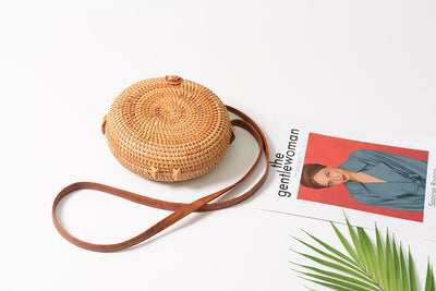 Bolsa Tejida de Ratán Artesanal - Bandolera Mini Retro con Cierre de Cuero - Image 14